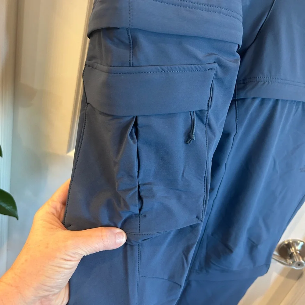 The North Face Women’s Bridgeway Zip-Off‎ Blue Pants Women’s Size 16